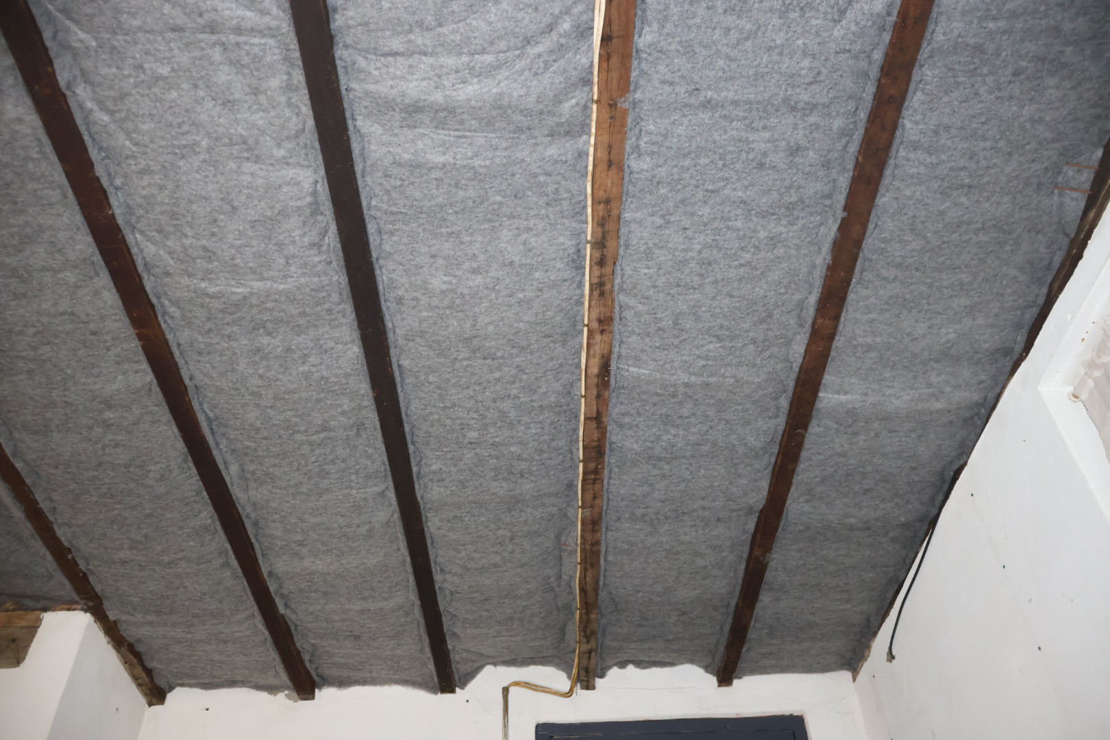 Ceiling polyester insulation install, NSW